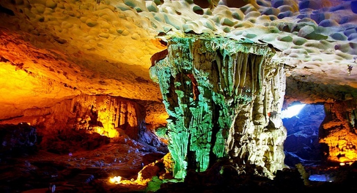 excursion in halong bay celestial palace cave